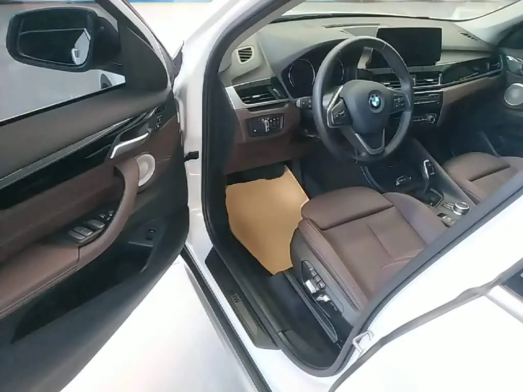 BMW X1 2023 — Şəkil 16/20