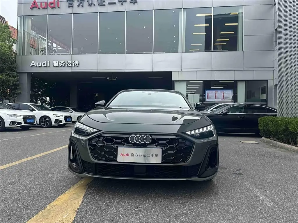 Audi A5L 2025 — Photo 2/20