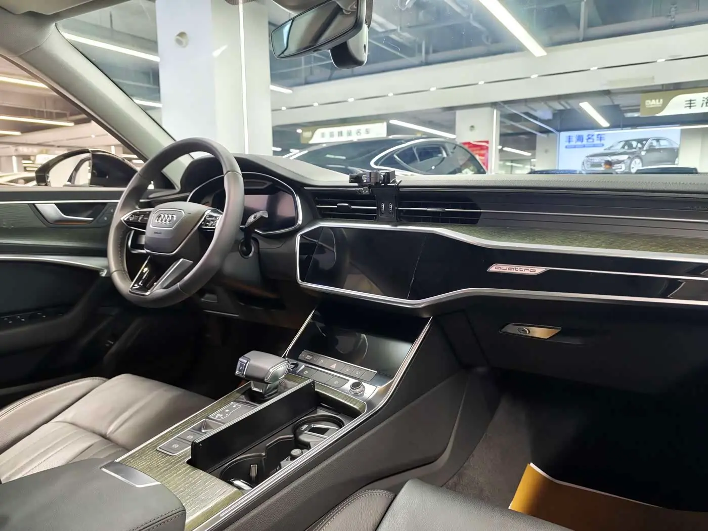 Audi A6L 2022 — Photo 6/13