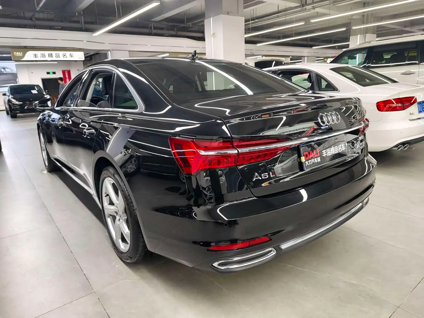 Audi A6L 2022 — Photo 13/13