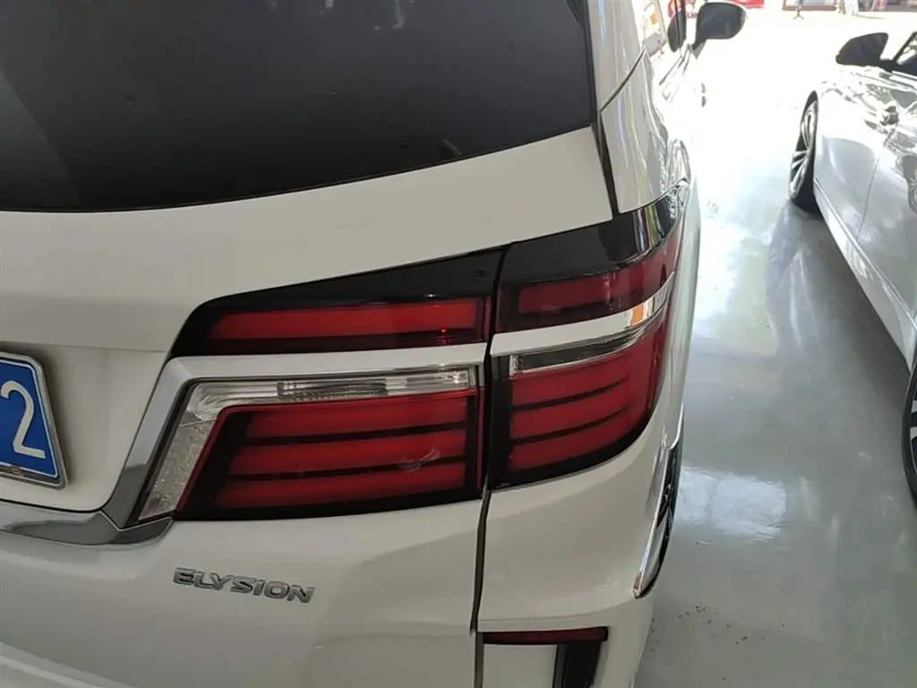 Honda Elysion 2019 — Photo 8/20