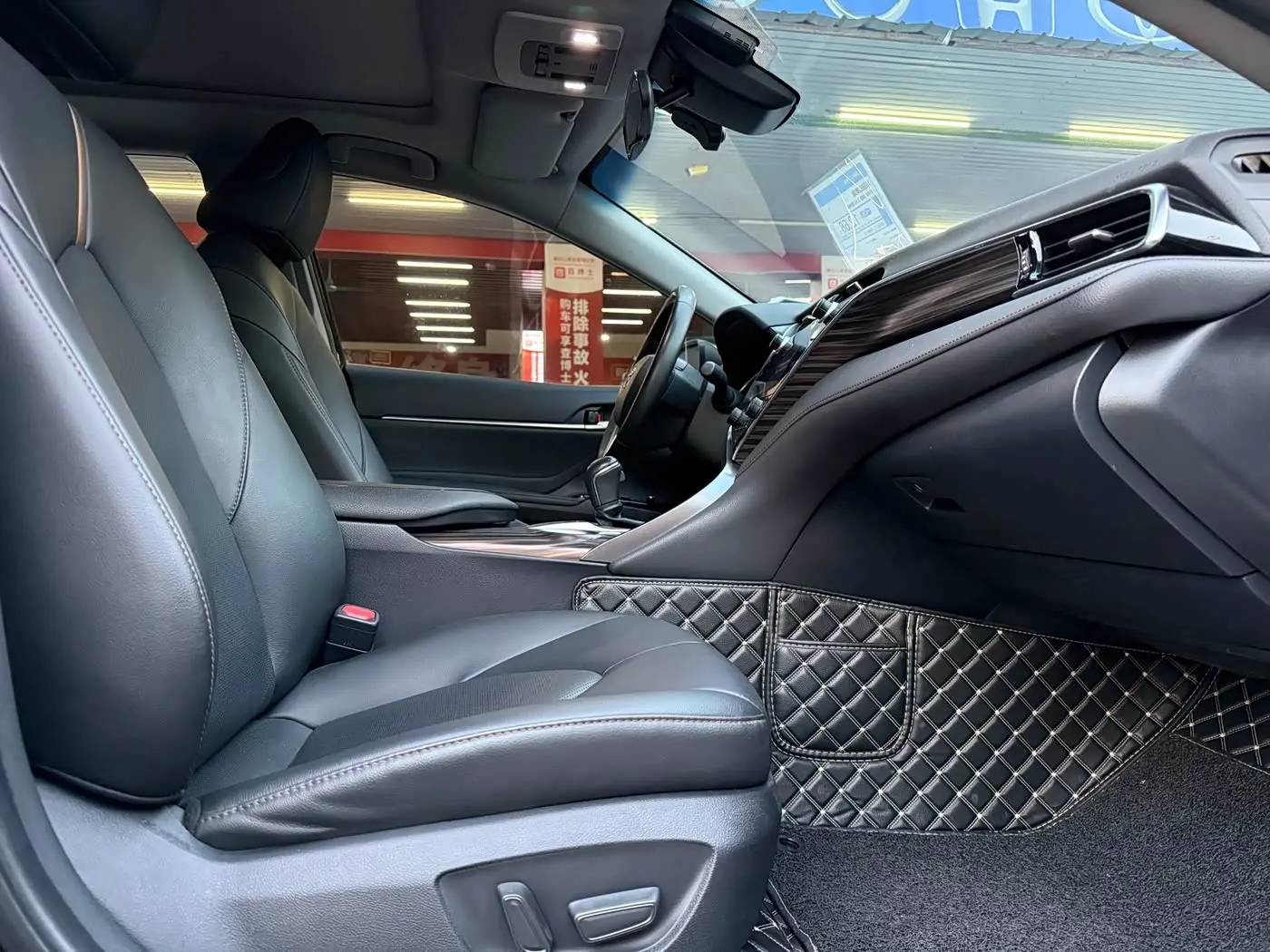 Toyota Camry 2020 — Photo 6/13