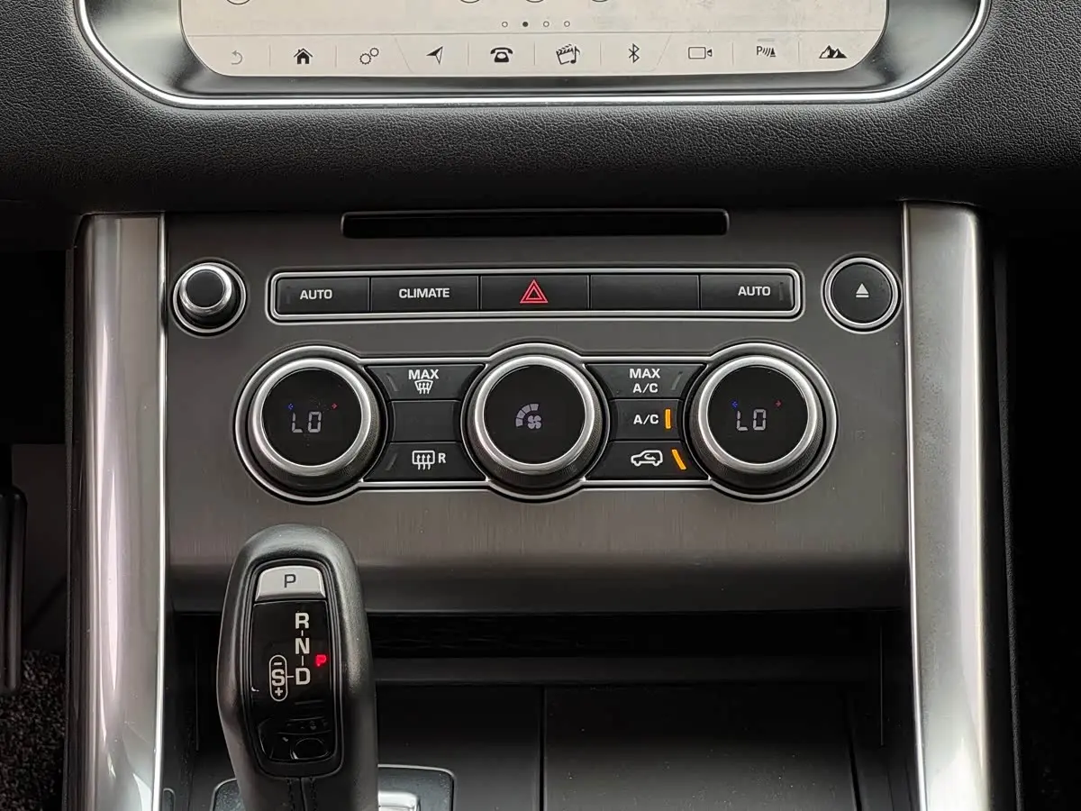Land Rover Range Rover Sport 2017 — Фото 14/17