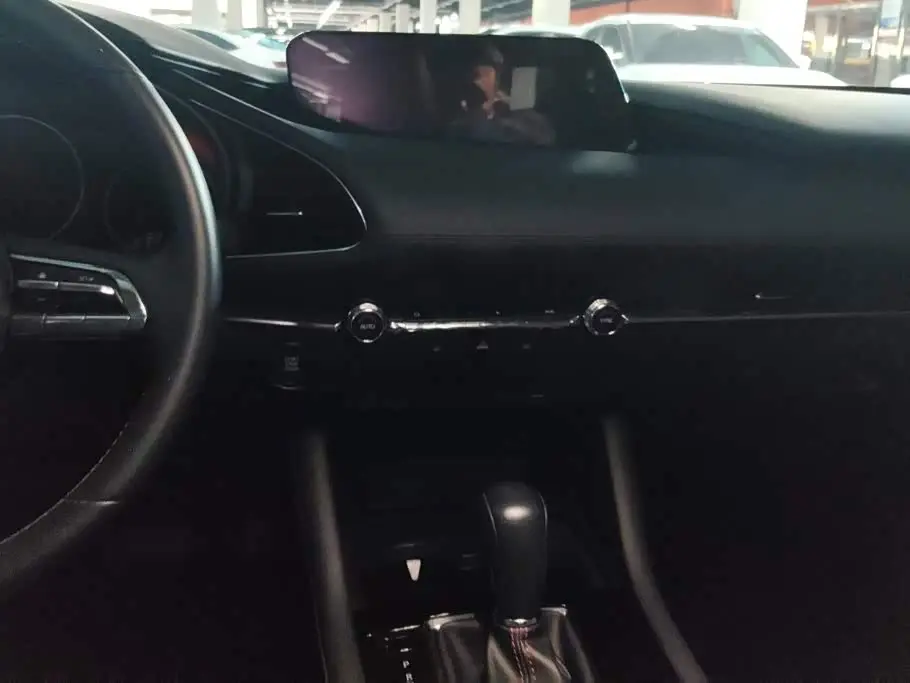 Mazda Mazda3 Axela 2024 — Şəkil 13/16