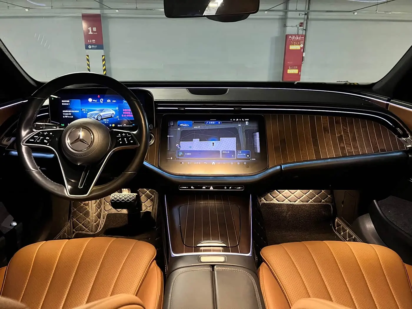 Mercedes-Benz E-Class 2024 — Photo 11/20