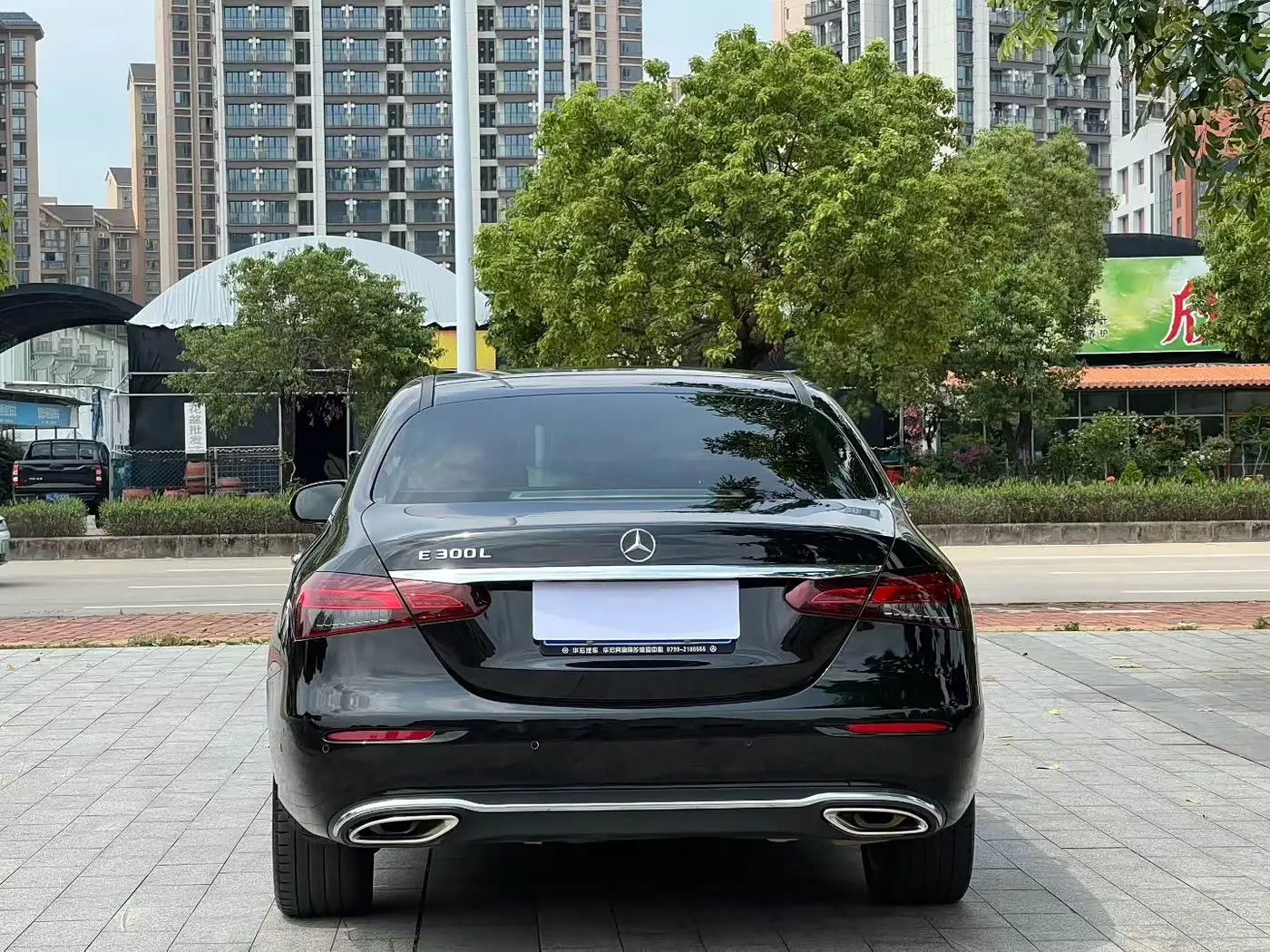 Mercedes-Benz E-Class 2022 — Photo 8/9