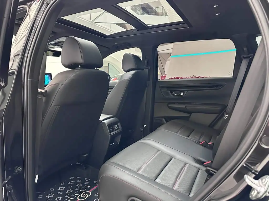 Honda CR-V 2025 — Photo 8/11