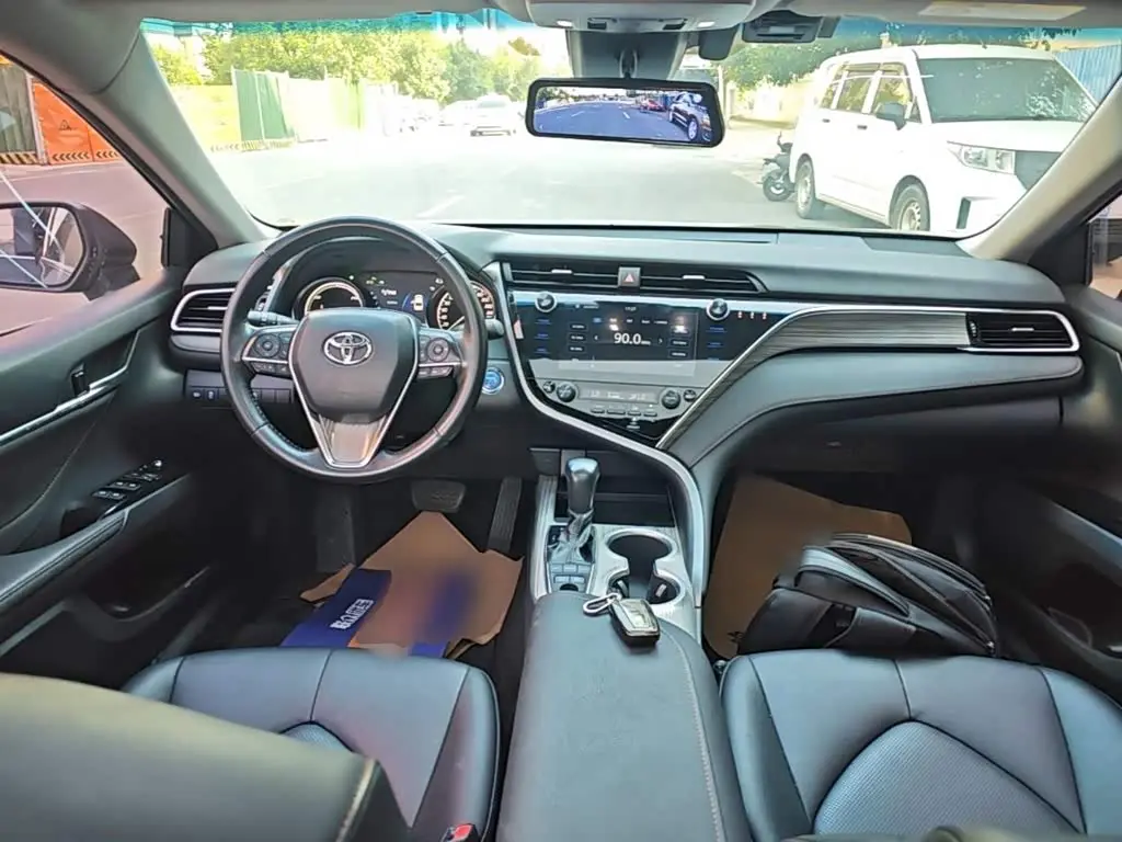 Toyota Camry 2020 — Şəkil 10/20