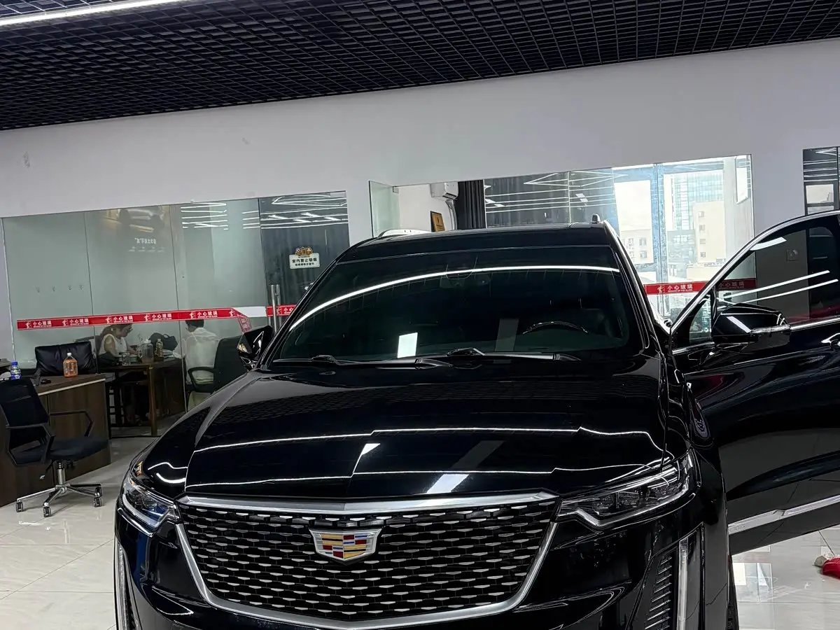 Cadillac XT6 2020 — Photo 1/6