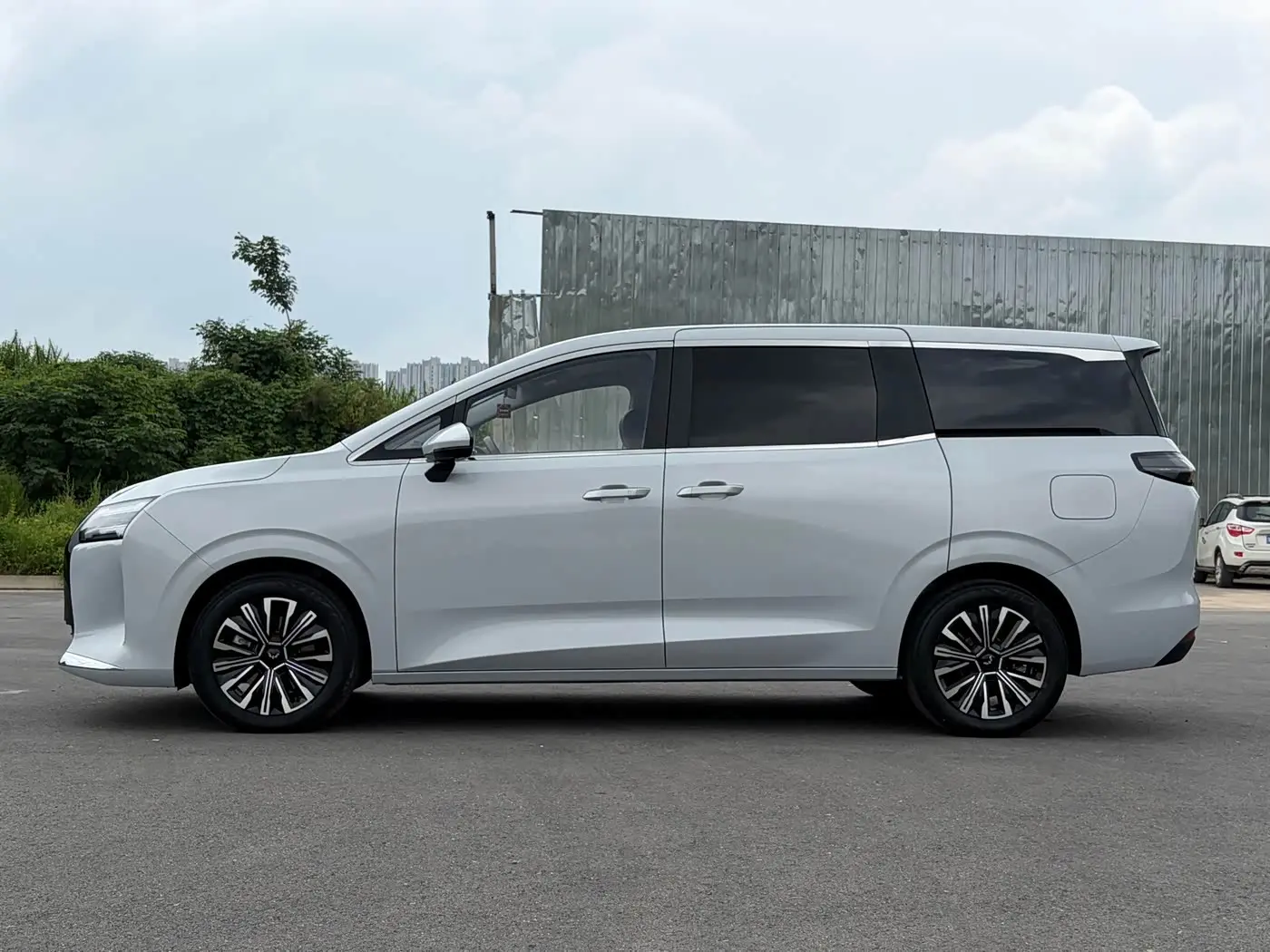 Wuling Motors Xingguang 730 New Energy 2025 — Photo 4/15