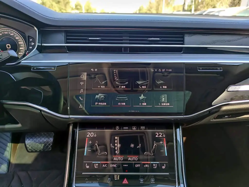 Audi A8 2022 — ფოტო 13/20