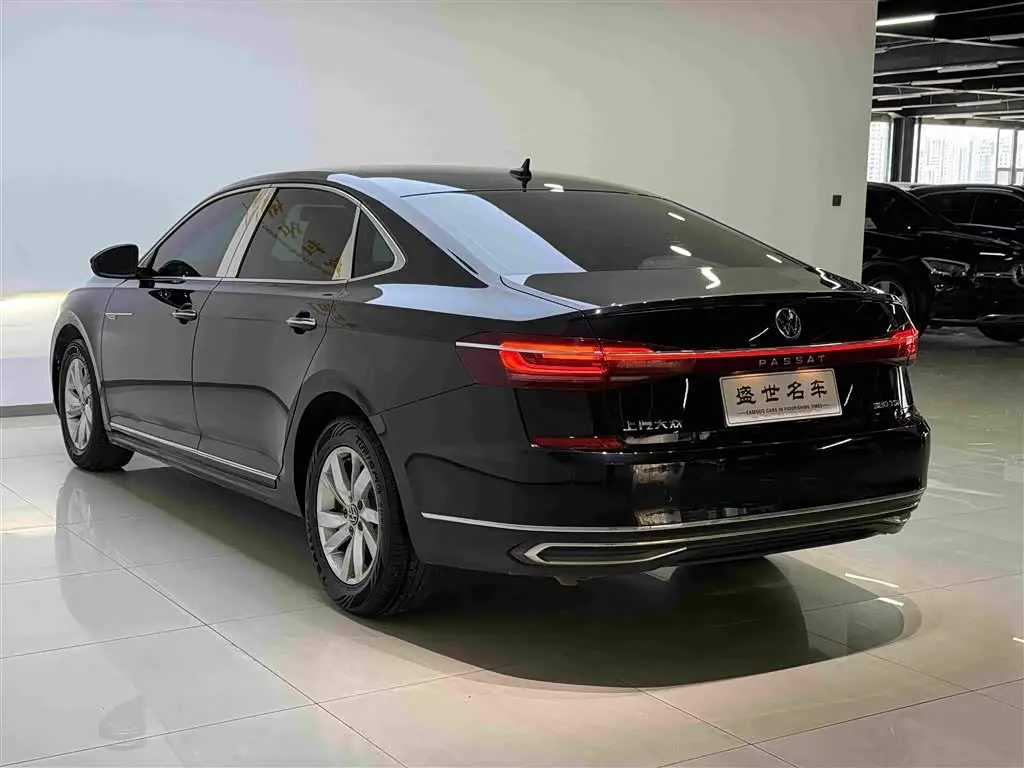 Volkswagen Passat 2022 — Şəkil 11/13