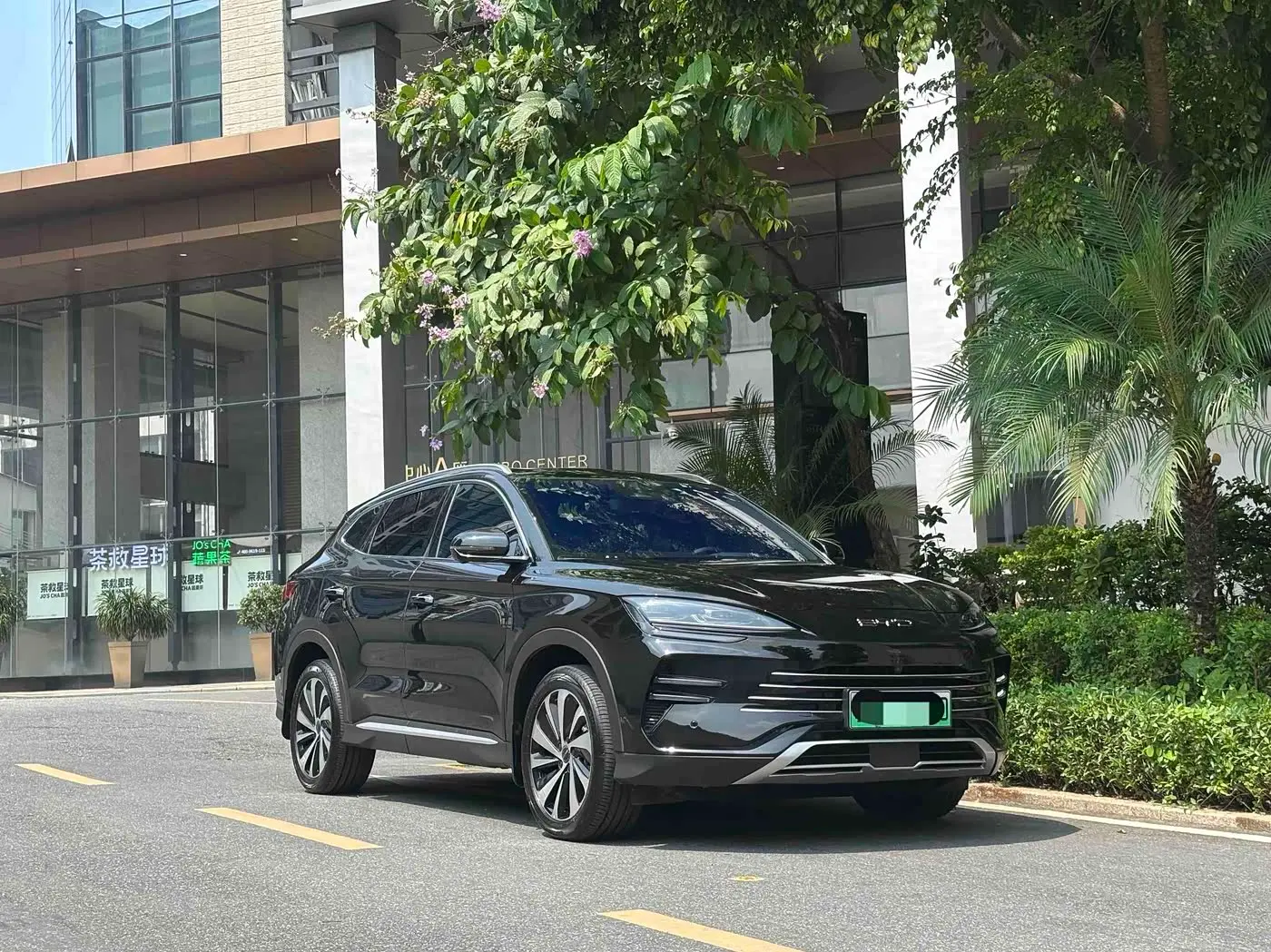 BYD Song PLUS PHEV 2023 — Photo 4/20