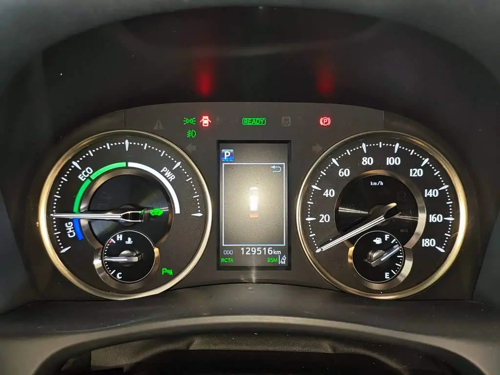 Toyota Vellfire 2020 — Photo 5/10