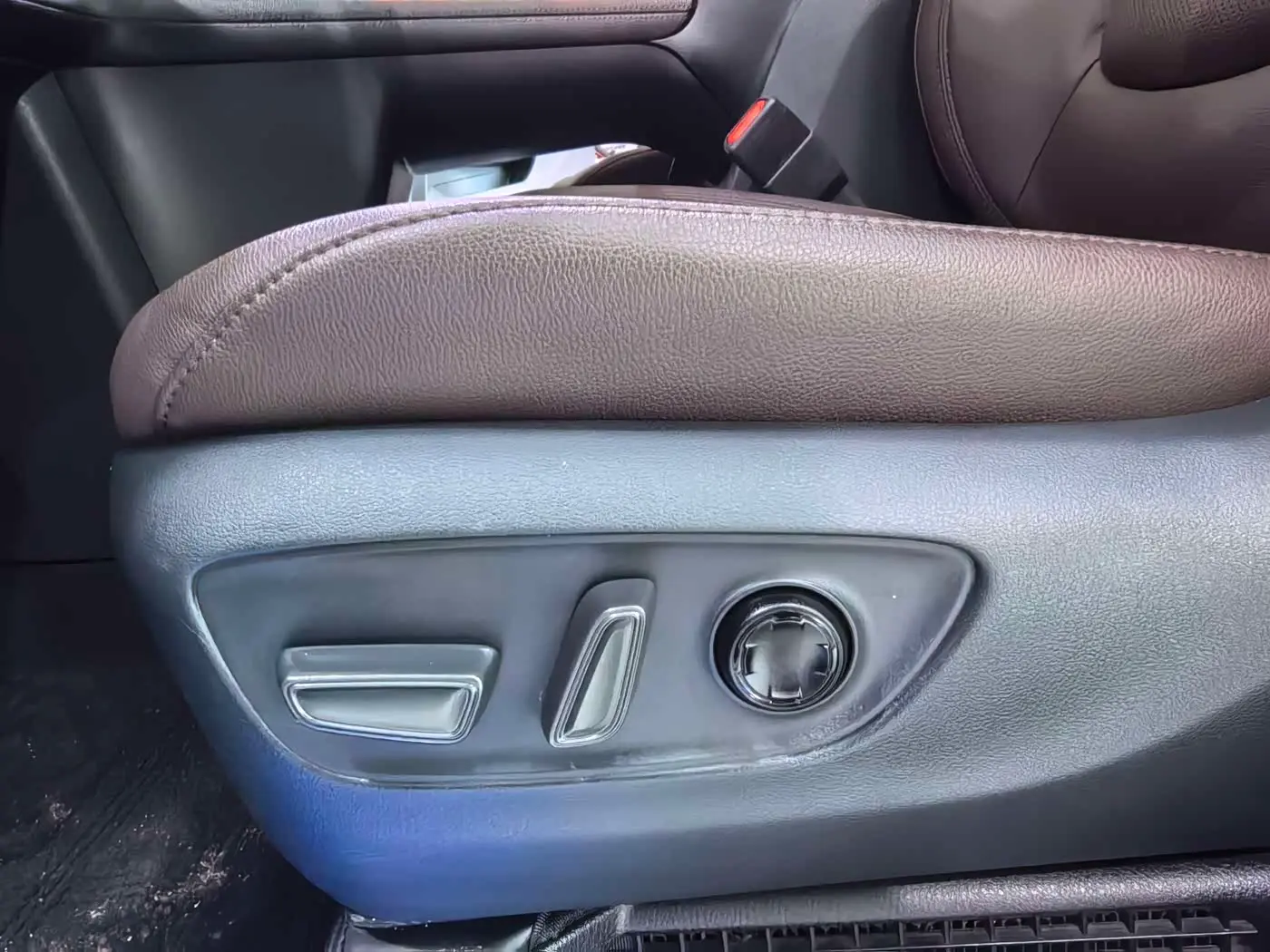 Toyota Sienna 2022 — Şəkil 16/20