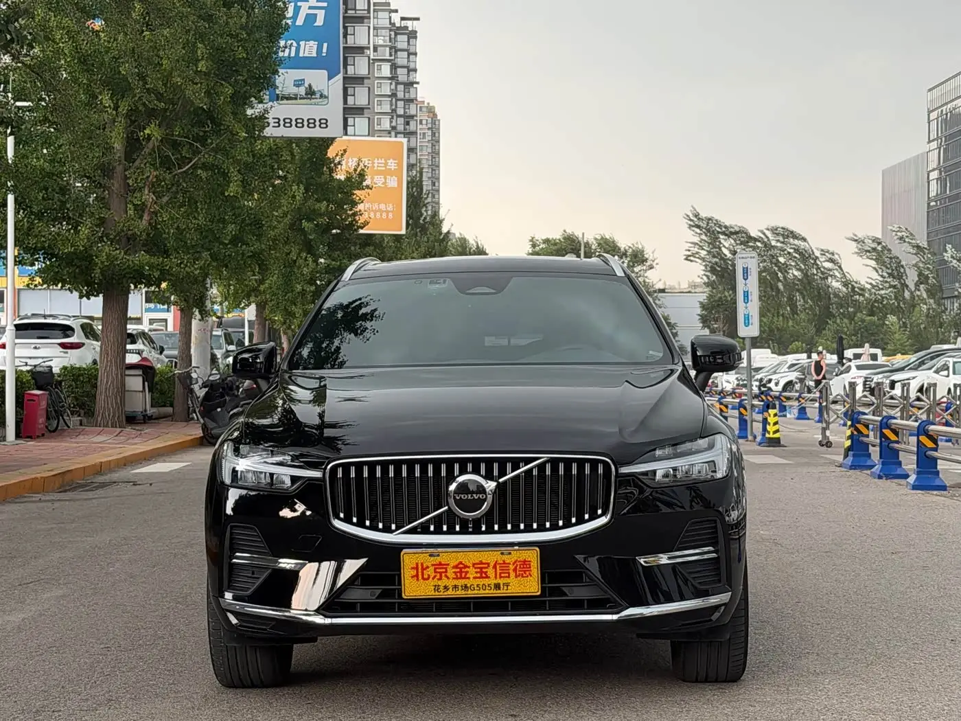 Volvo XC60 2023 — Фото 2/20