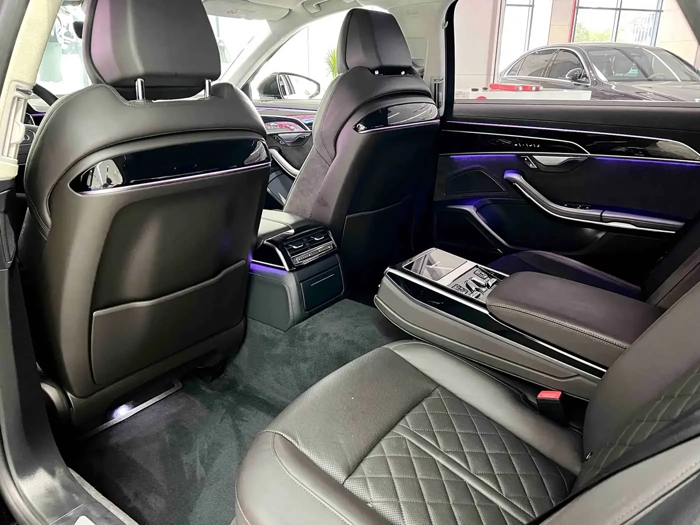 Audi A8 New Energy 2022 — Фото 9/11