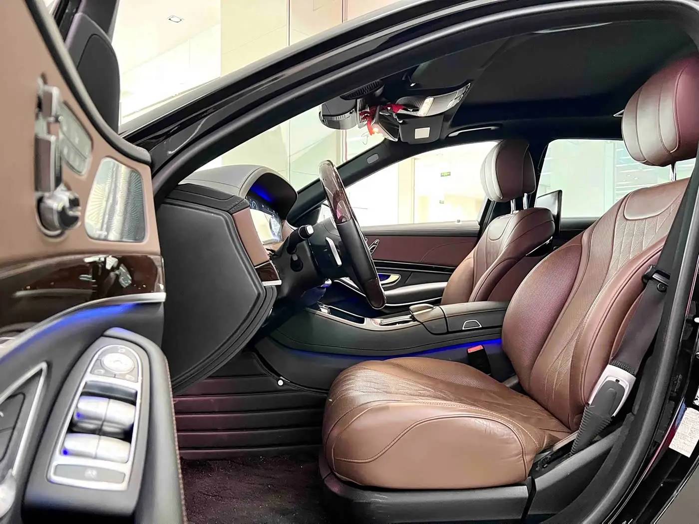 Mercedes-Benz Maybach S-Class 2020 — Photo 7/11