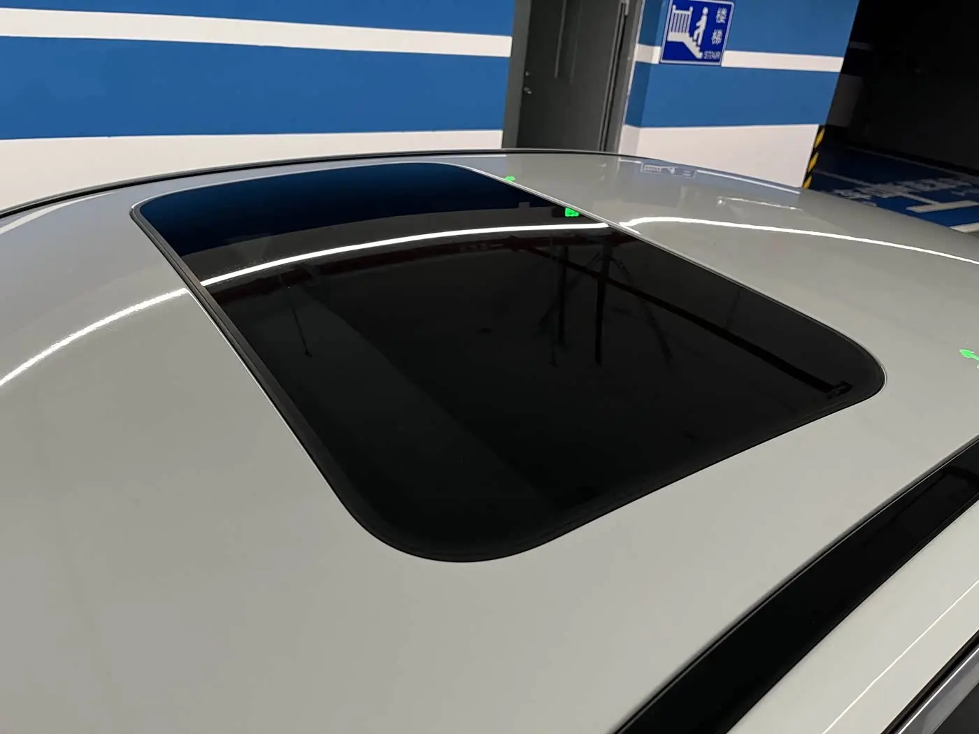 Mercedes-Benz C-Class 2019 — Photo 6/20