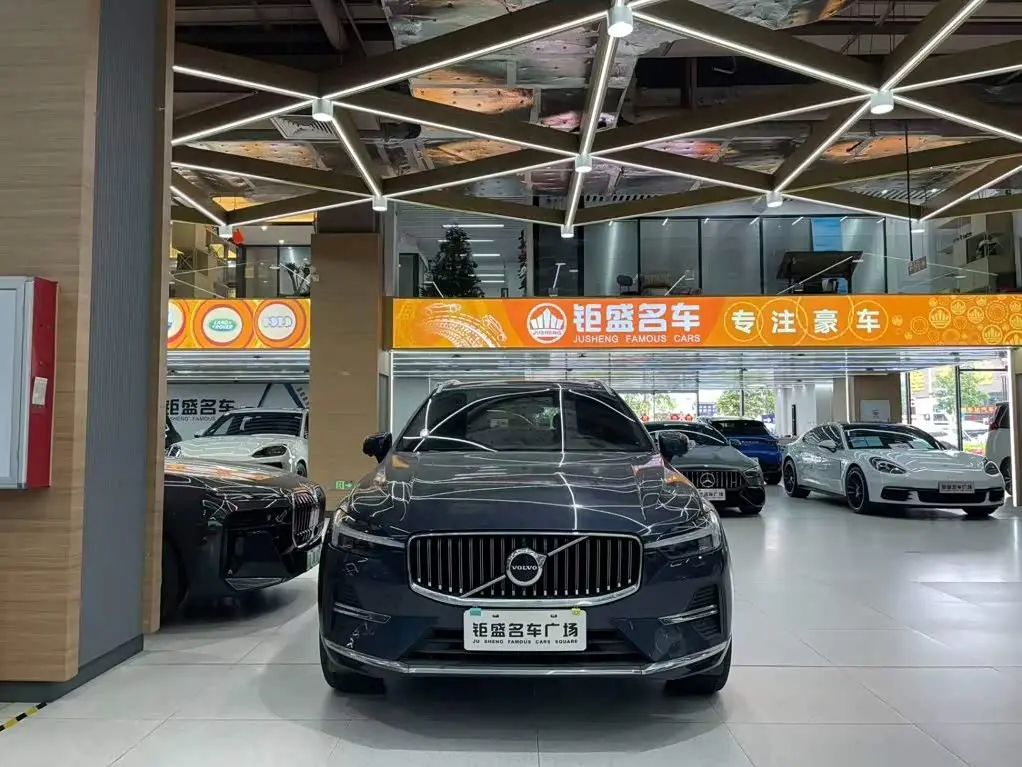 Volvo XC60 2022 — Фото 15/15
