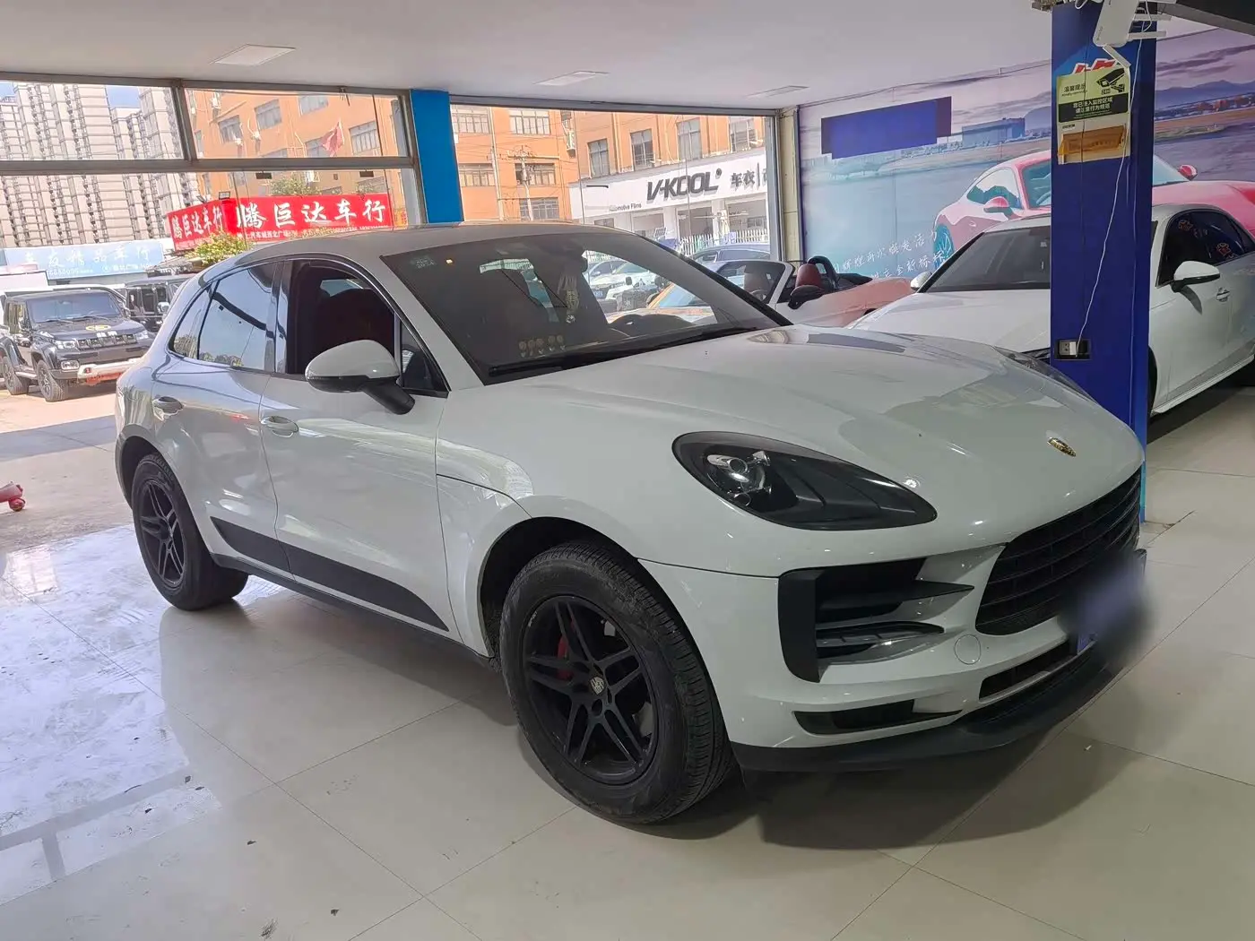 Porsche Macan 2020 — Фото 3/10