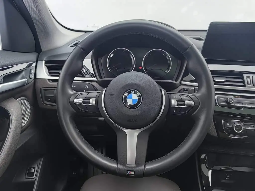 BMW X1 2023 — Photo 11/20