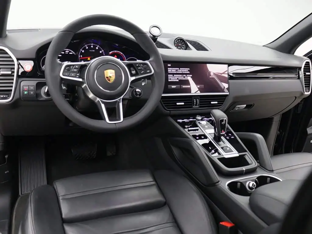 Porsche Cayenne 2022 — Photo 10/20