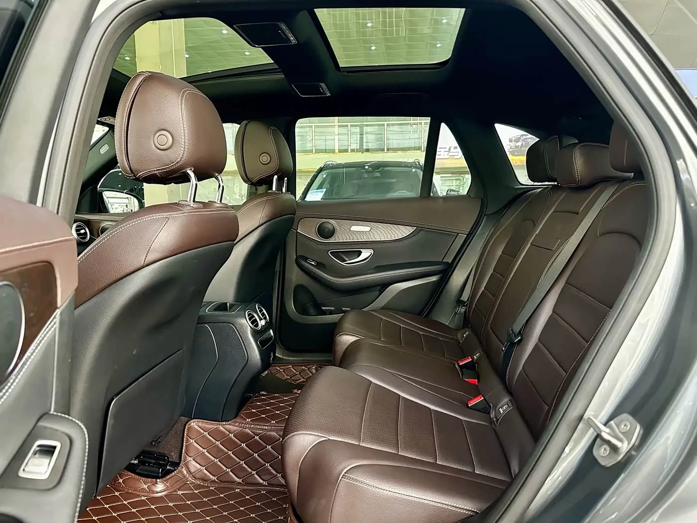 Mercedes-Benz GLC 2020 — Photo 6/17