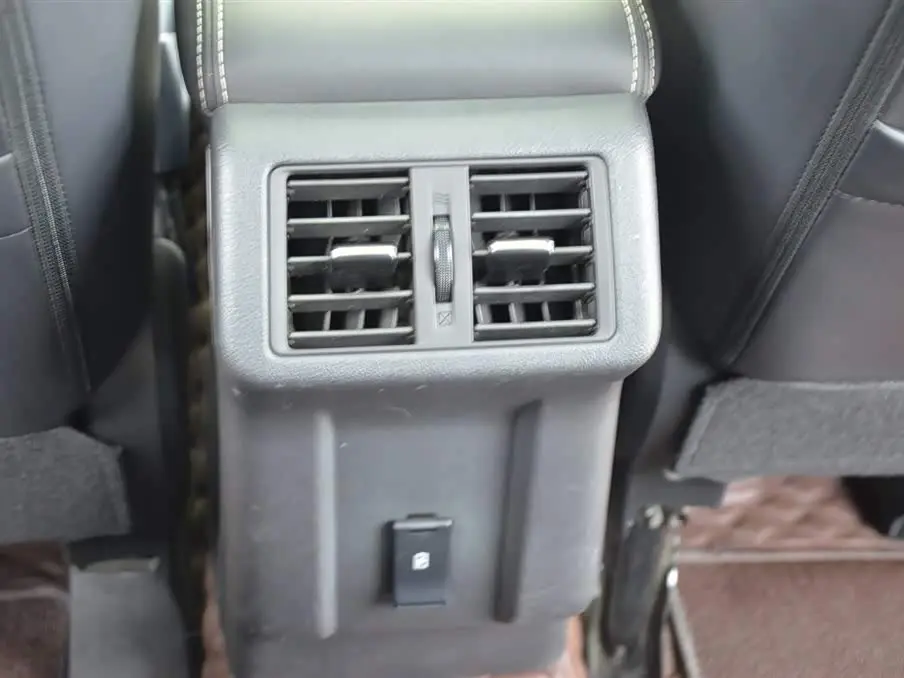 Mitsubishi Outlander 2022 — Photo 10/16