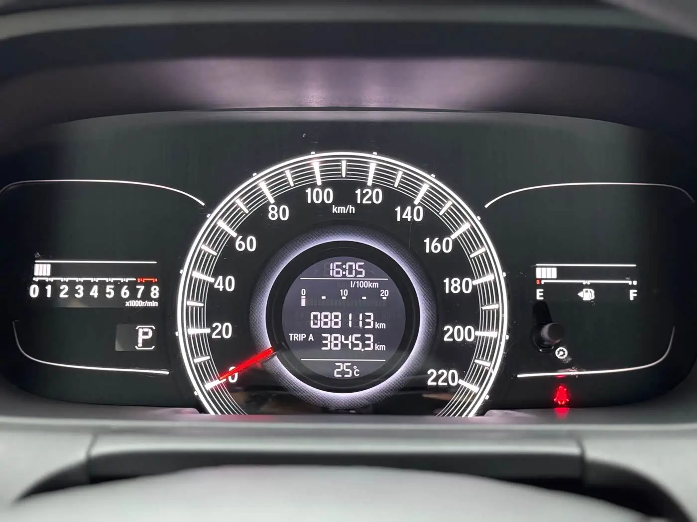 Honda Odyssey 2019 — ფოტო 5/20
