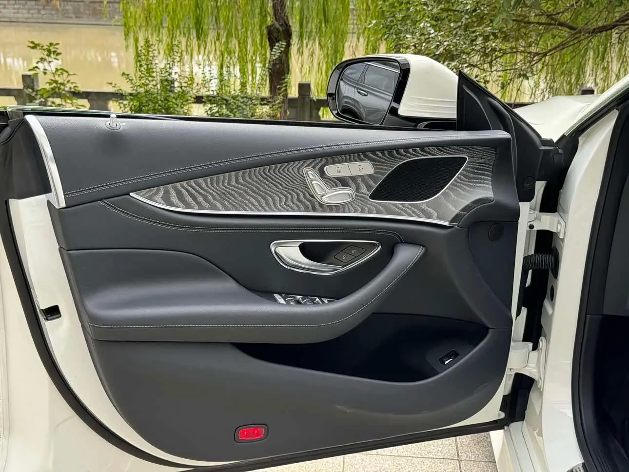 Mercedes-Benz CLS 2021 — Photo 8/15