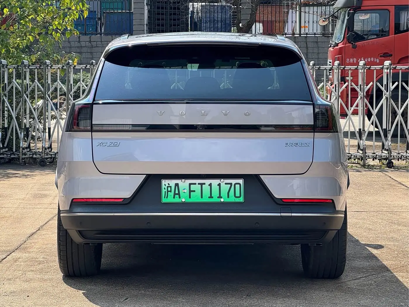 Volvo XC70 Plug-in Hybrid 2026 — Фото 9/10