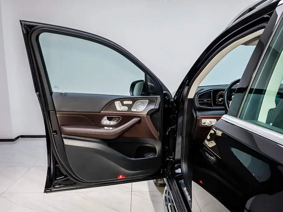 Mercedes-Benz GLE 2023 — Photo 8/20