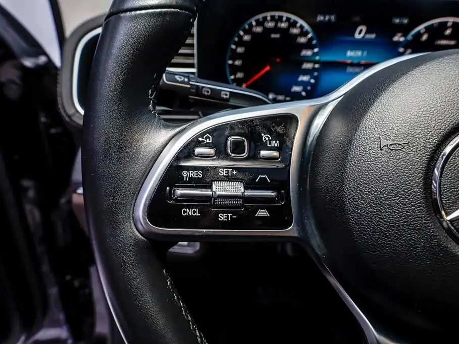 Mercedes-Benz GLE 2023 — Photo 15/20