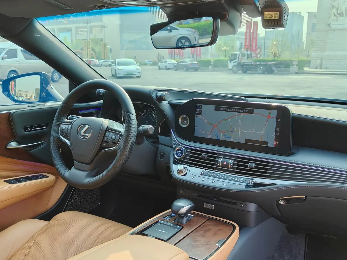 Lexus LS 2021 — Photo 5/16