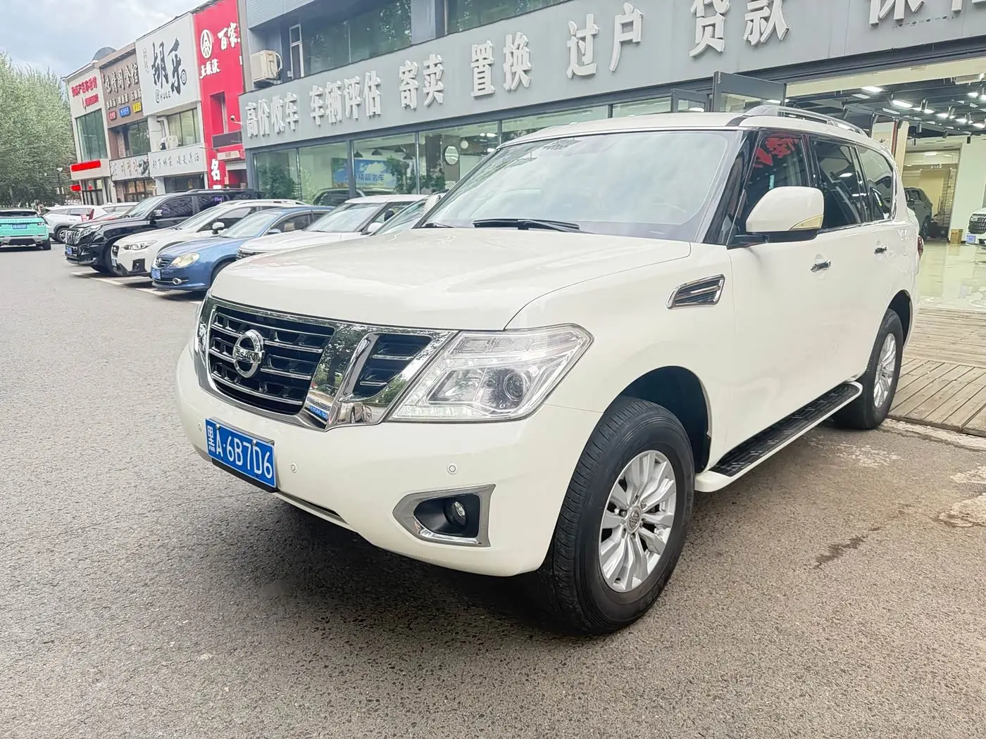 Nissan Patrol 2019 — Фото 1/20