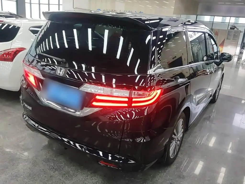Honda Odyssey 2019 — Фото 7/20