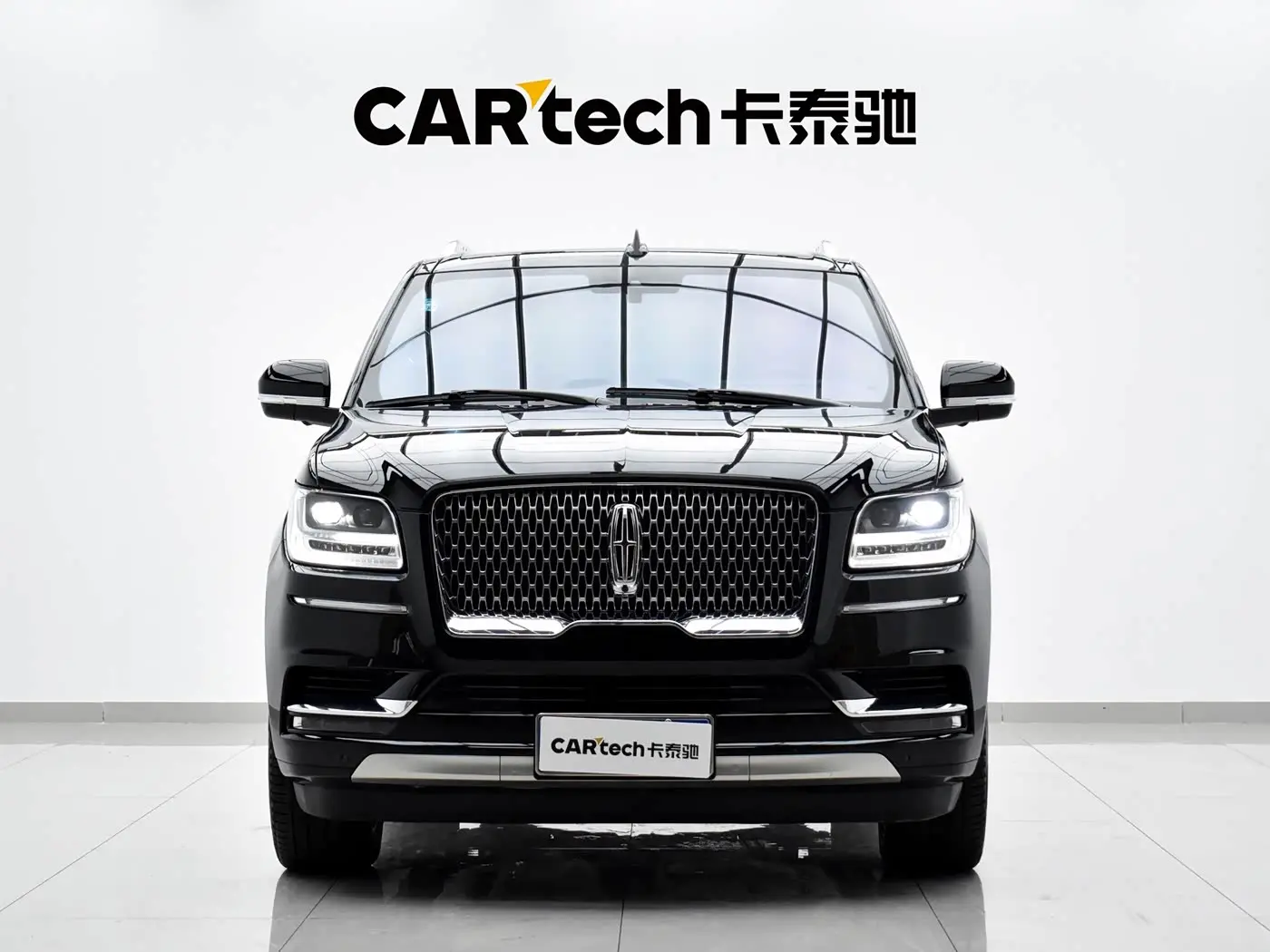 Lincoln Navigator 2019 — Фото 2/20
