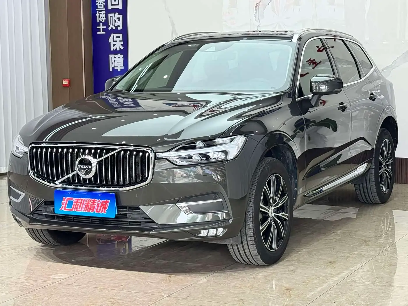 Volvo XC60 2018 — Фото 2/20