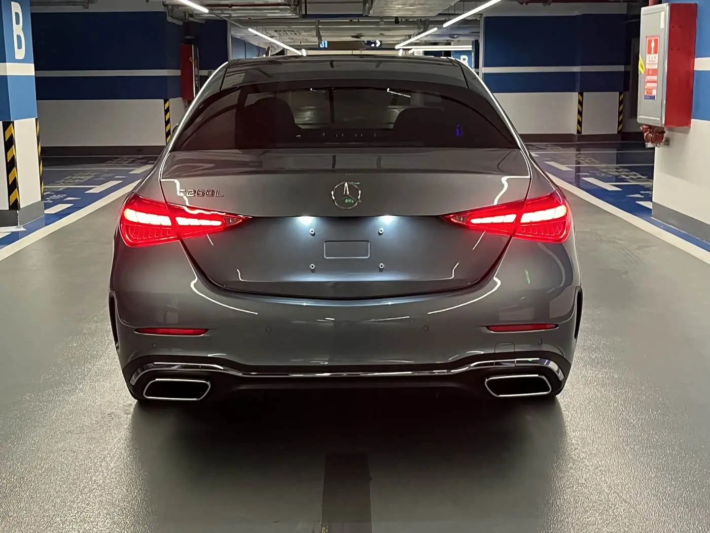 Mercedes-Benz C-Class 2025 — Фото 5/20