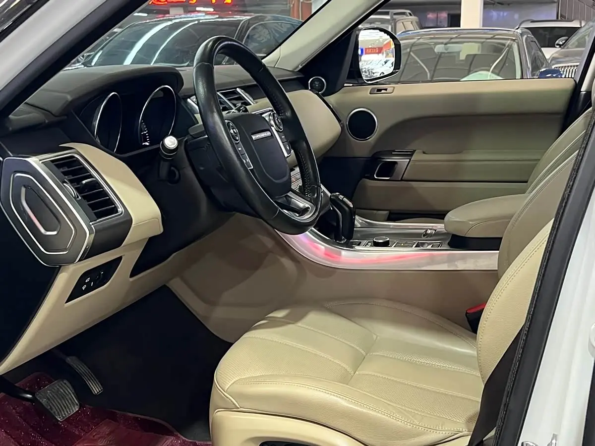 Land Rover Range Rover Sport 2016 — Photo 15/20