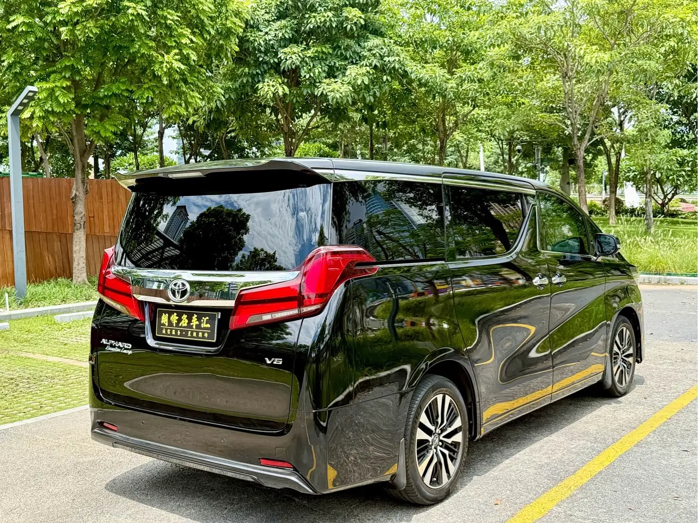 Toyota Alphard 2018 — Фото 6/20