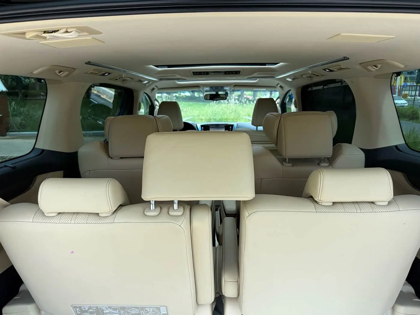 Toyota Alphard 2018 — Фото 19/20