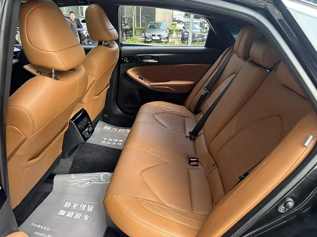 Toyota Avalon 2022 — Photo 9/14