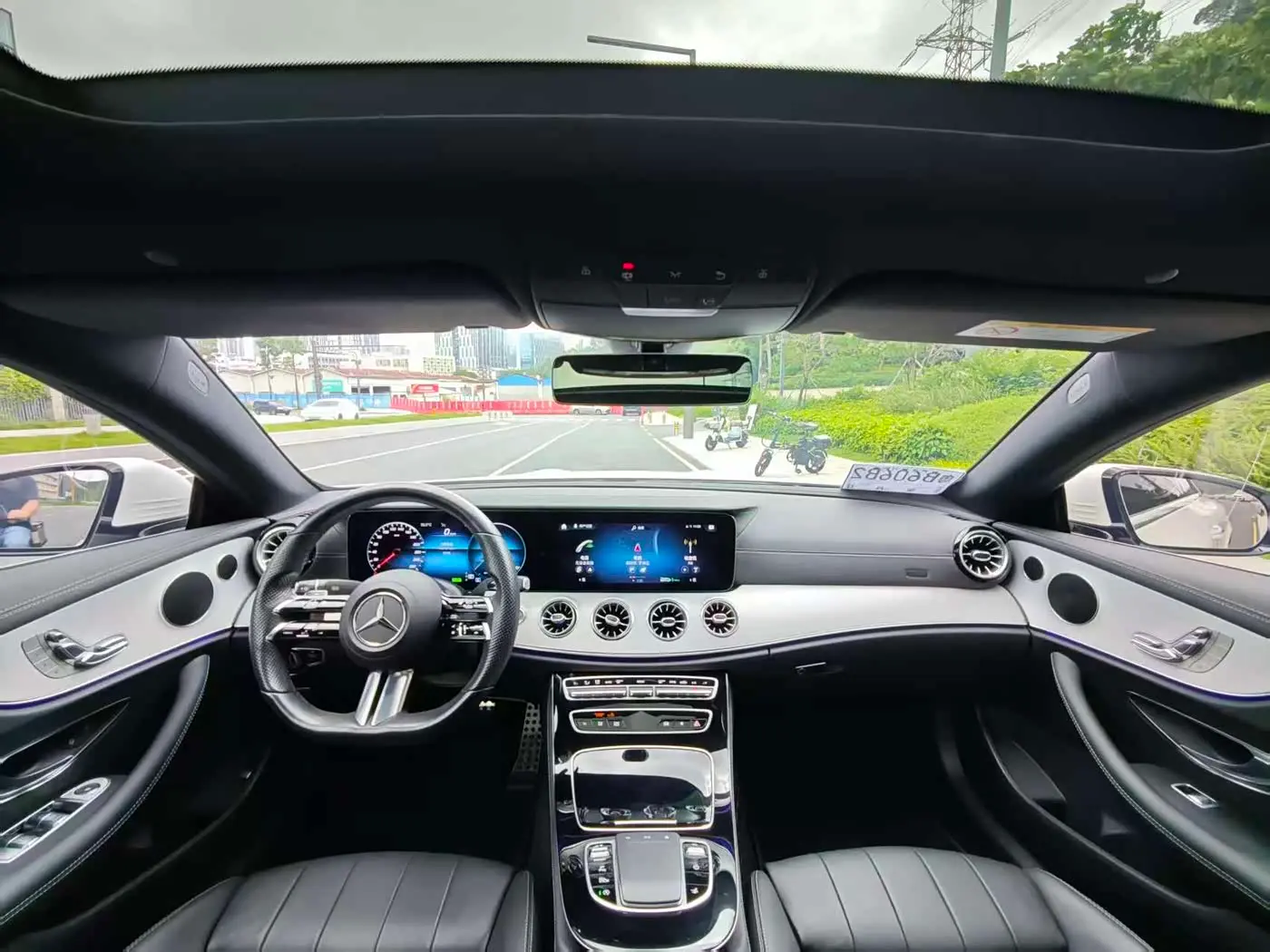Mercedes-Benz E-Class 2021 — Photo 8/20