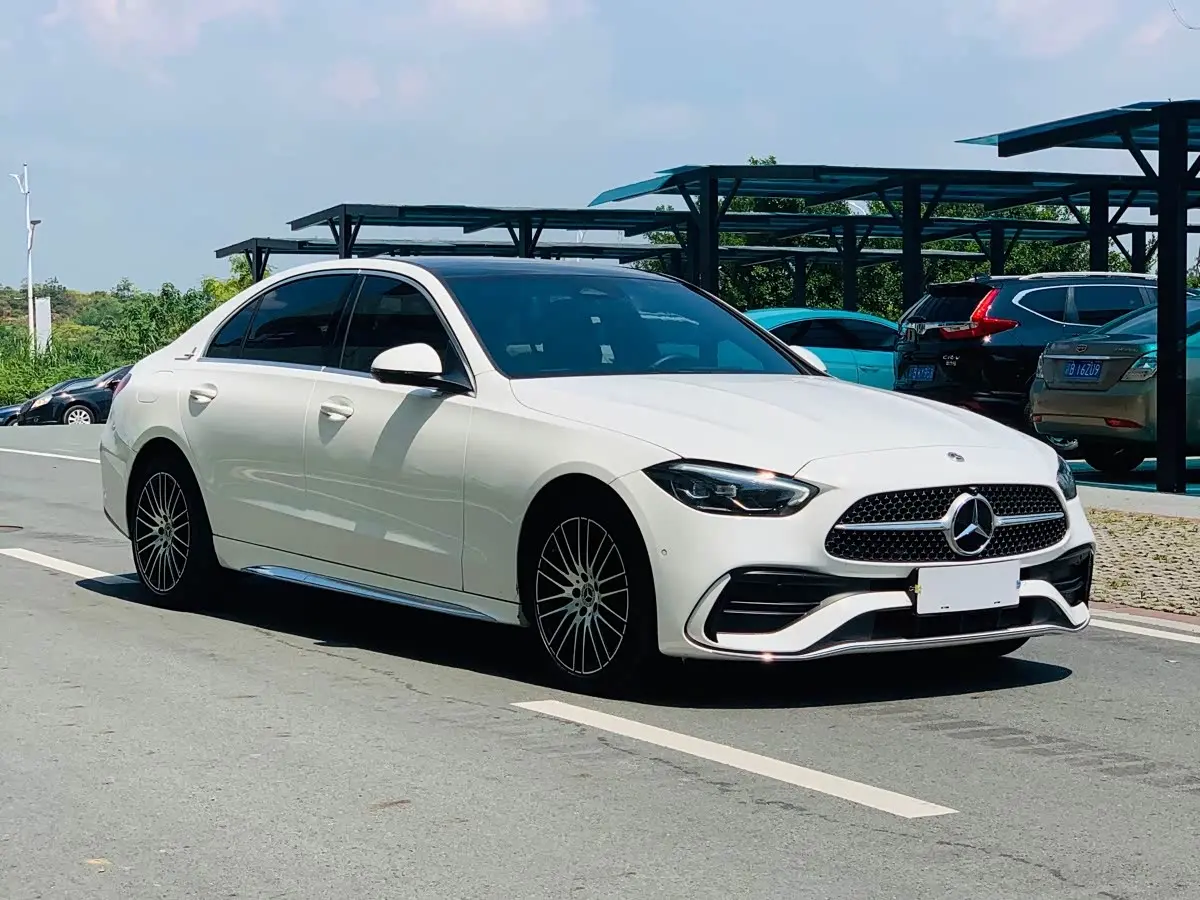 Mercedes-Benz C-Class 2024 — Photo 3/20
