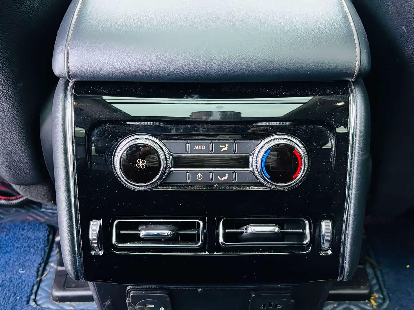 Lincoln Aviator 2022 — Photo 13/19