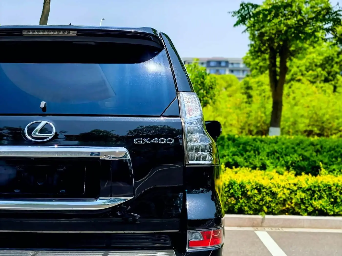 Lexus GX 2015 — Photo 8/11