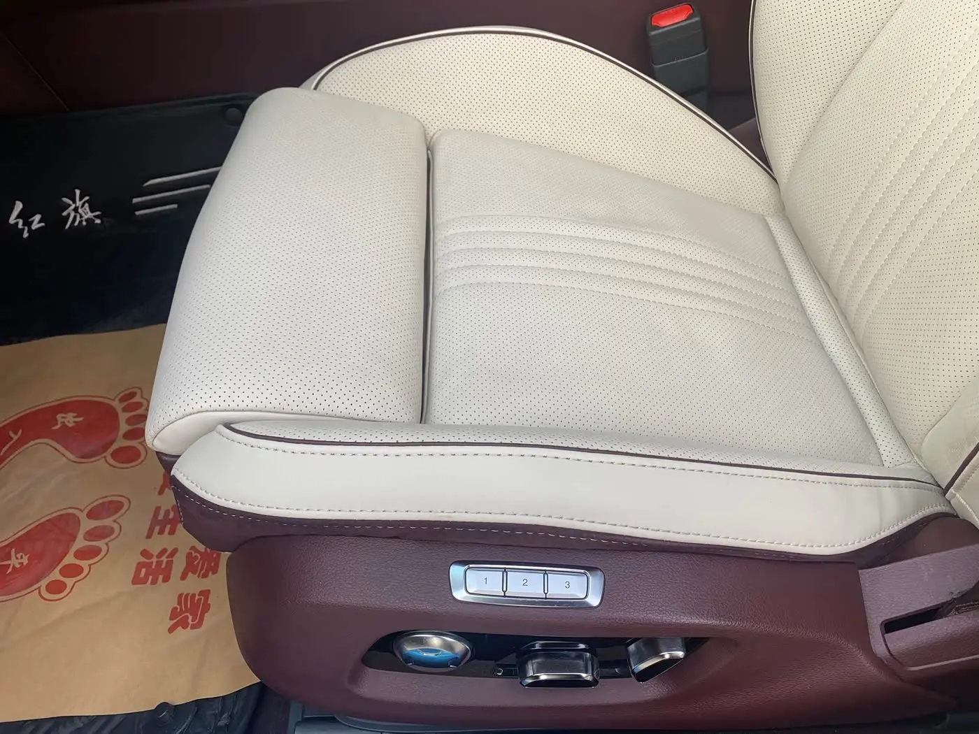Hongqi H9 2022 — Photo 5/18