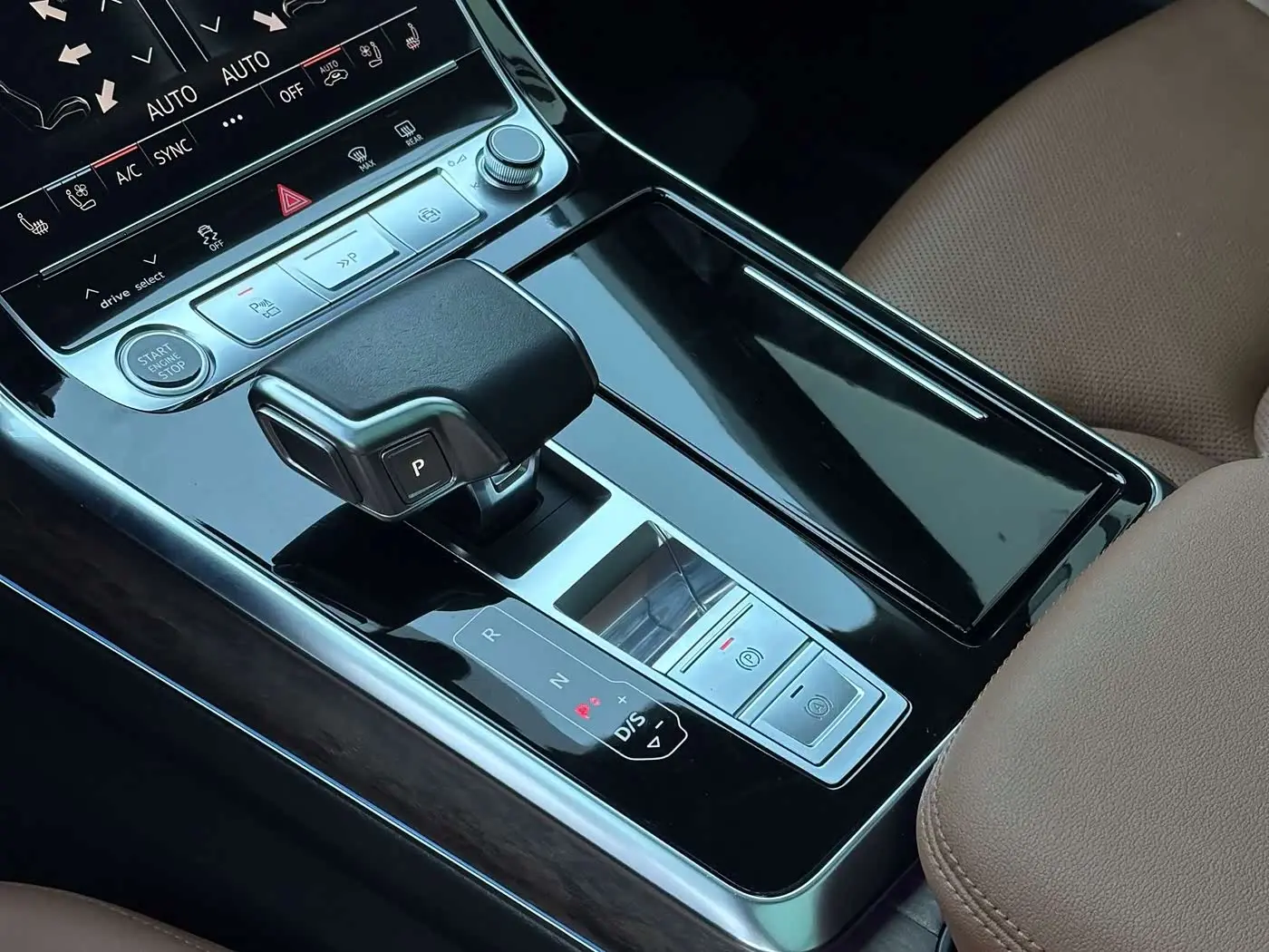 Audi Q7 2021 — Photo 5/9